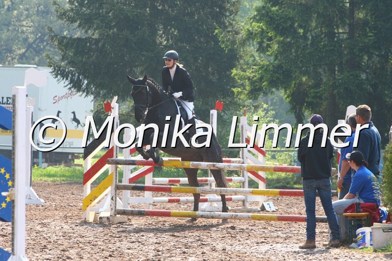 103M3105_Earls Ebony G_Springpf A.JPG